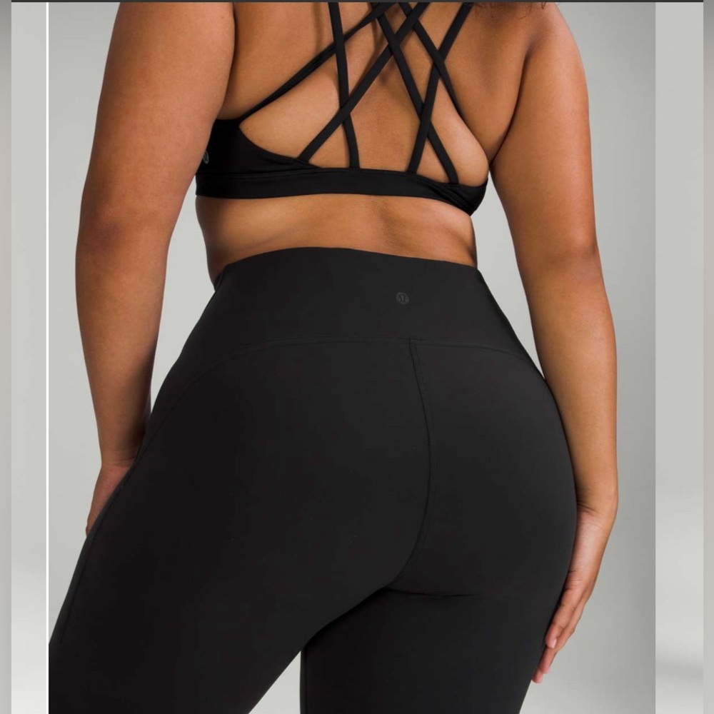 Lululemon Instill High-Rise Tight 25"
Black siz 6